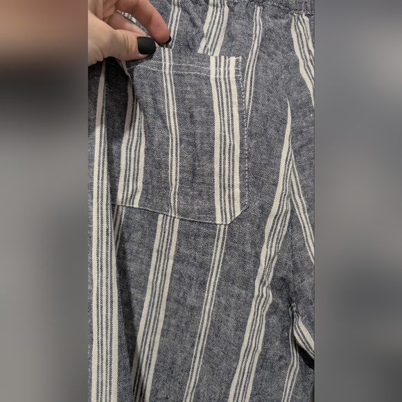 Old Navy Blue and White Striped Straight Leg Pants - Picture 7 of 7